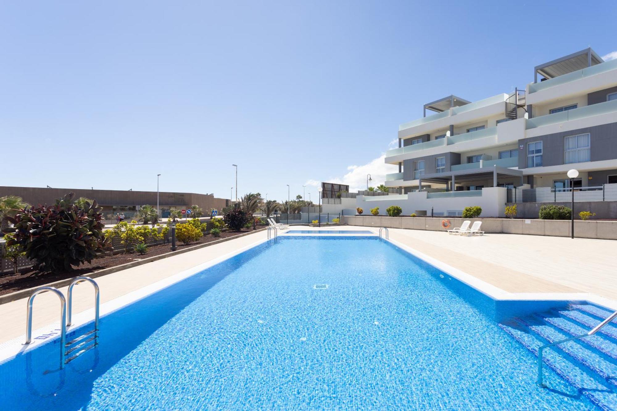 Home2Book Stylish & Relax Attic La Tejita, Pool Bagian luar foto