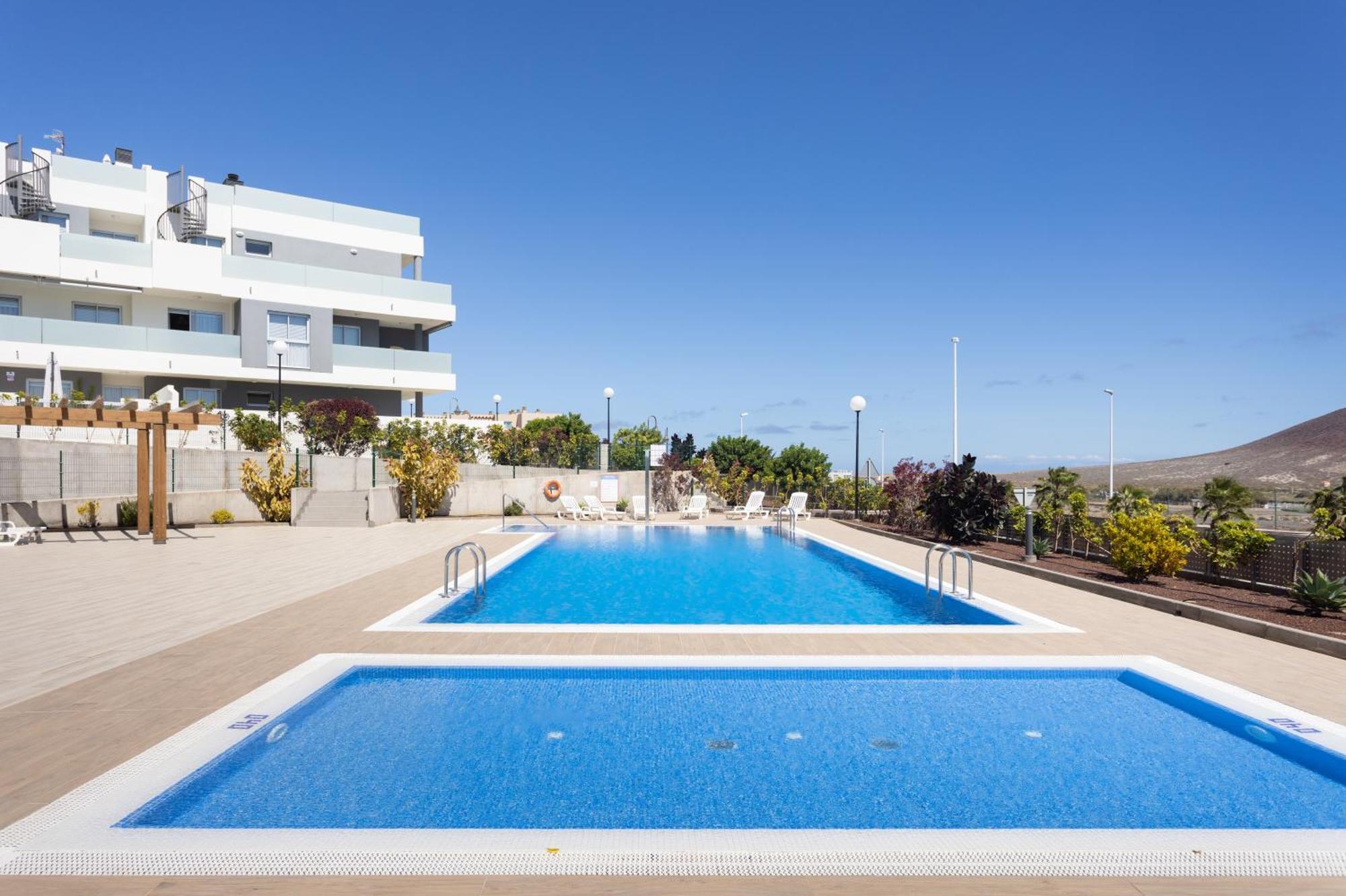 Home2Book Stylish & Relax Attic La Tejita, Pool Bagian luar foto