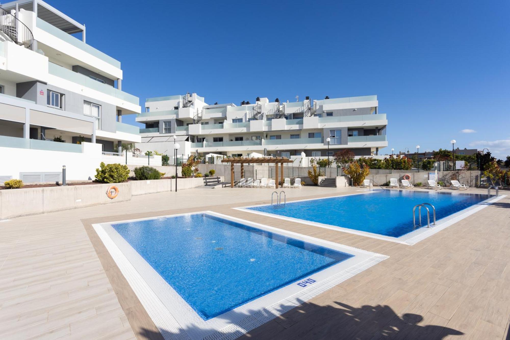 Home2Book Stylish & Relax Attic La Tejita, Pool Bagian luar foto